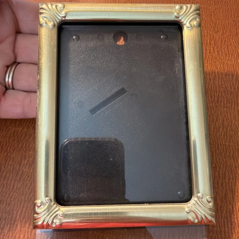 Vtg Set Of‎ 3 Metal Gold Tone Picture Frames 3x5